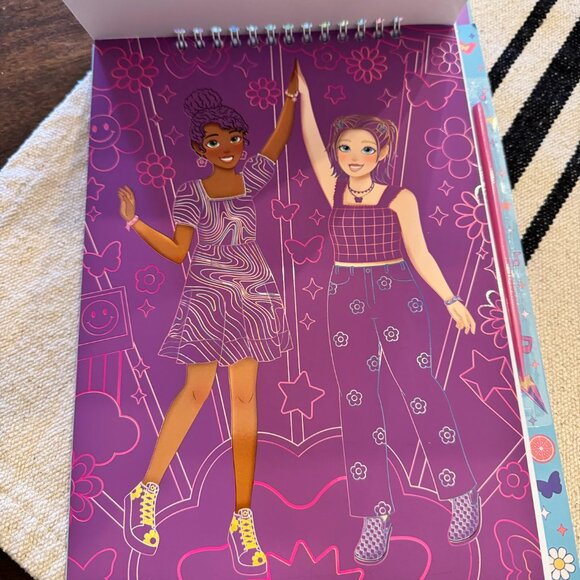 Make It Real: Fashion Design Scratch Art: Groovy Vibes - Scratch to Reveal - Picture 4 of 5